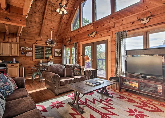 Pigeon Forge Scenic Solitude With Private Hot Tub!