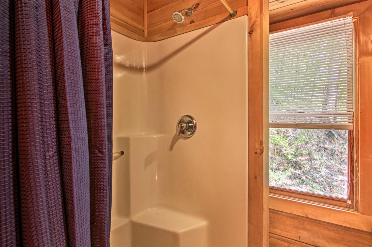Holiday home Scenic Solitude With Private Hot Tub! Pigeon Forge